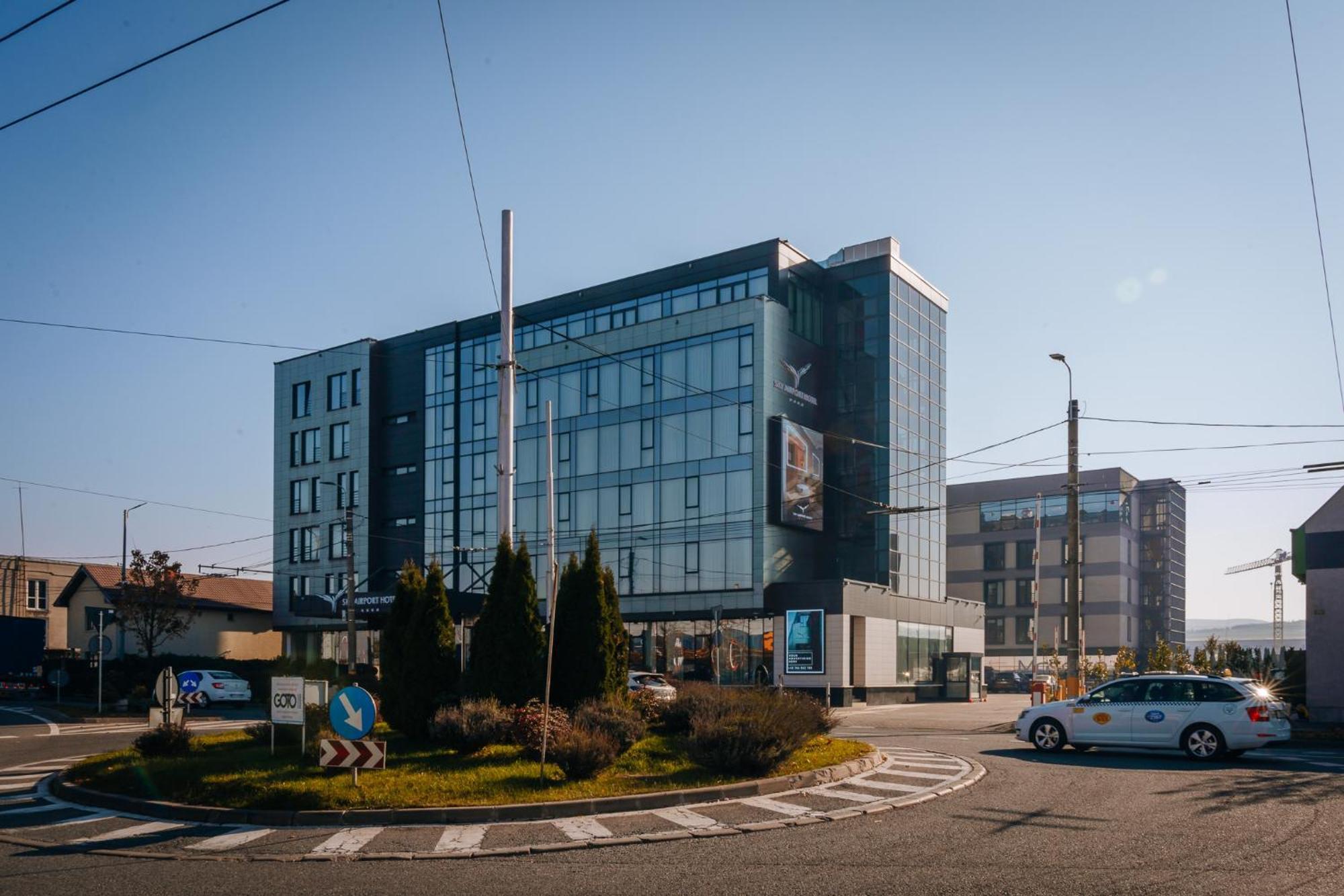 Sky Airport Hotel Cluj-Napoca Exterior foto